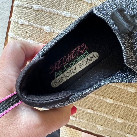 SKETCHERS AIR COOLED BLACK/WHITE TWEED MEMORY FOAM SLIP ON SHOE 9 - Picture 4 of 7